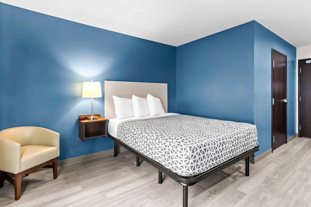 WoodSpring Suites South Houston Hobby 22/48