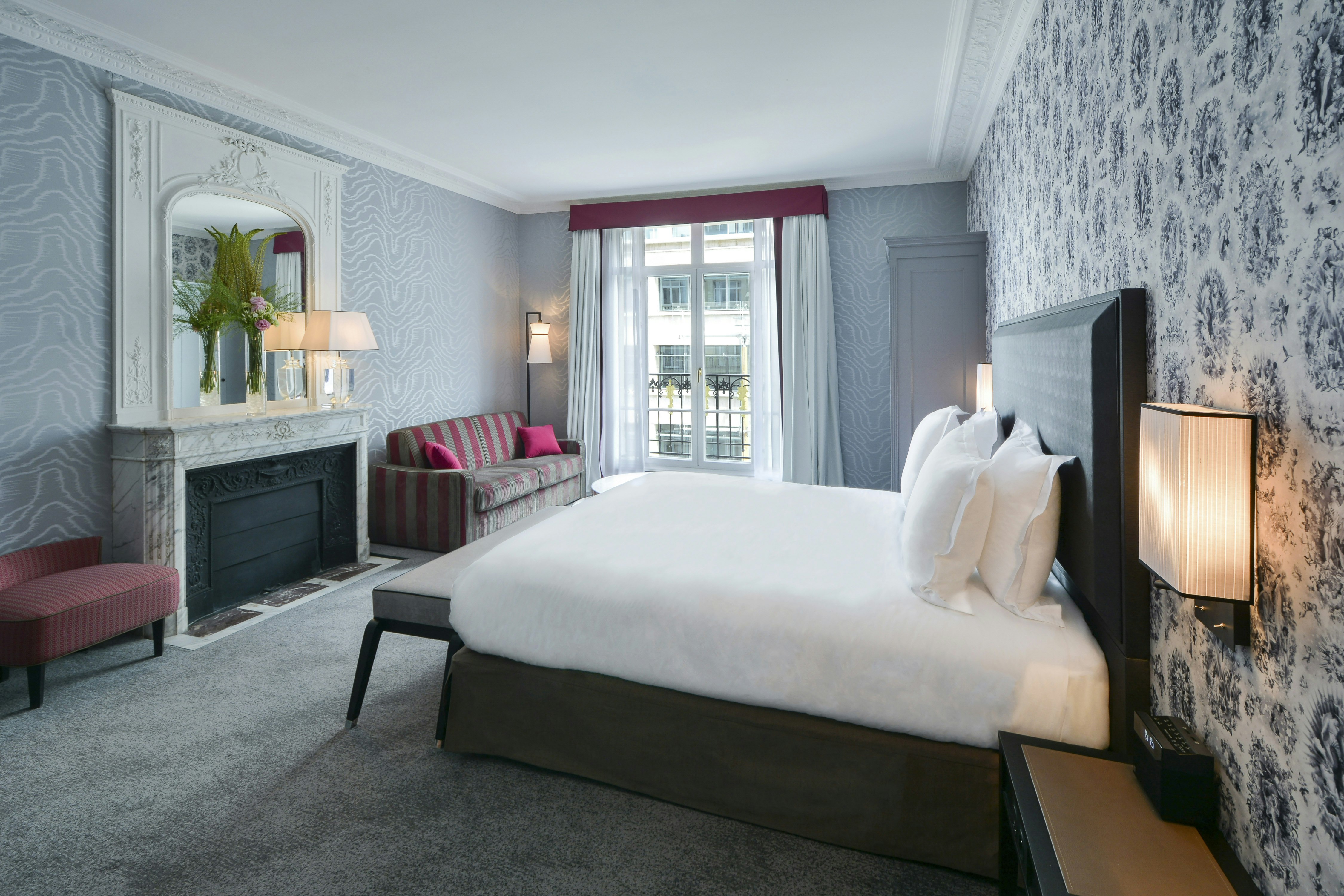JUNIOR SUITE