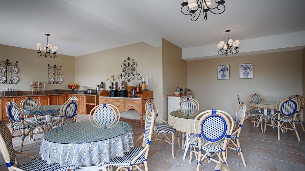Carmel Bay View Inn 37/46