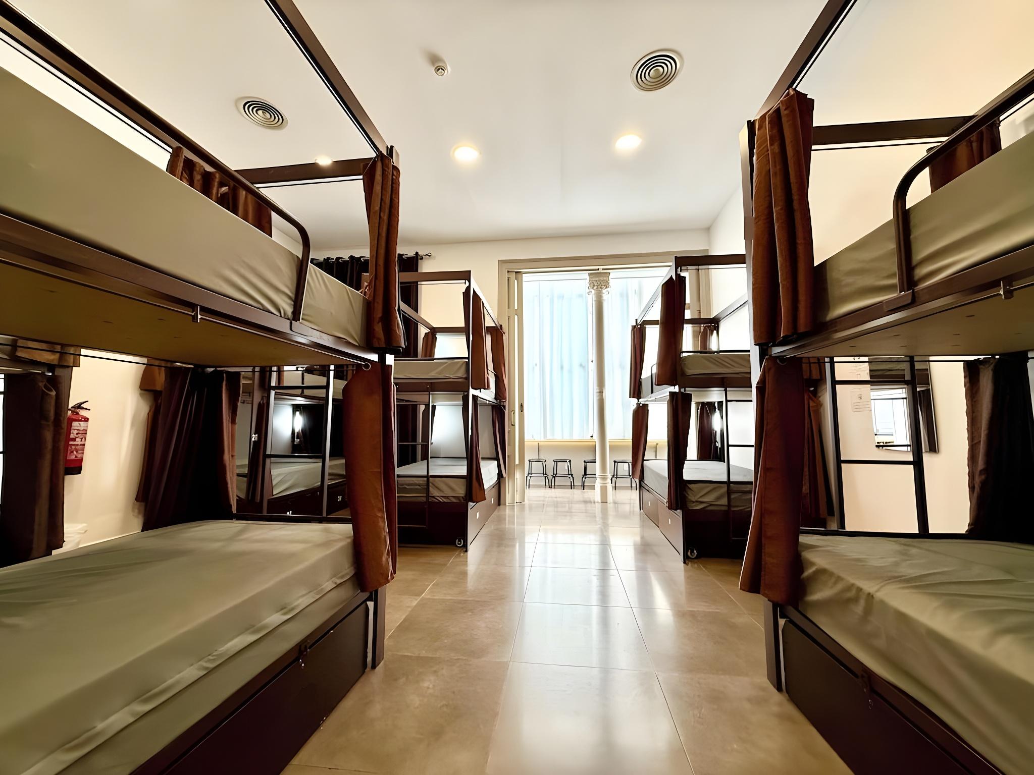 Mixed Dorm, 12 Beds