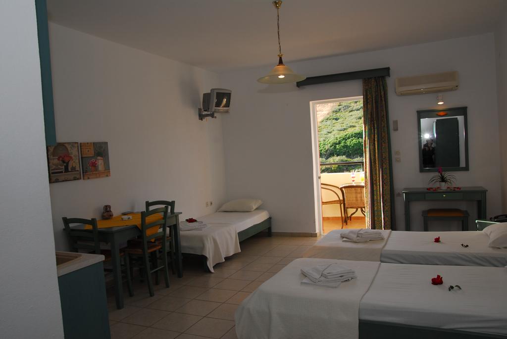 Elpis Studios And Apartments 15/50