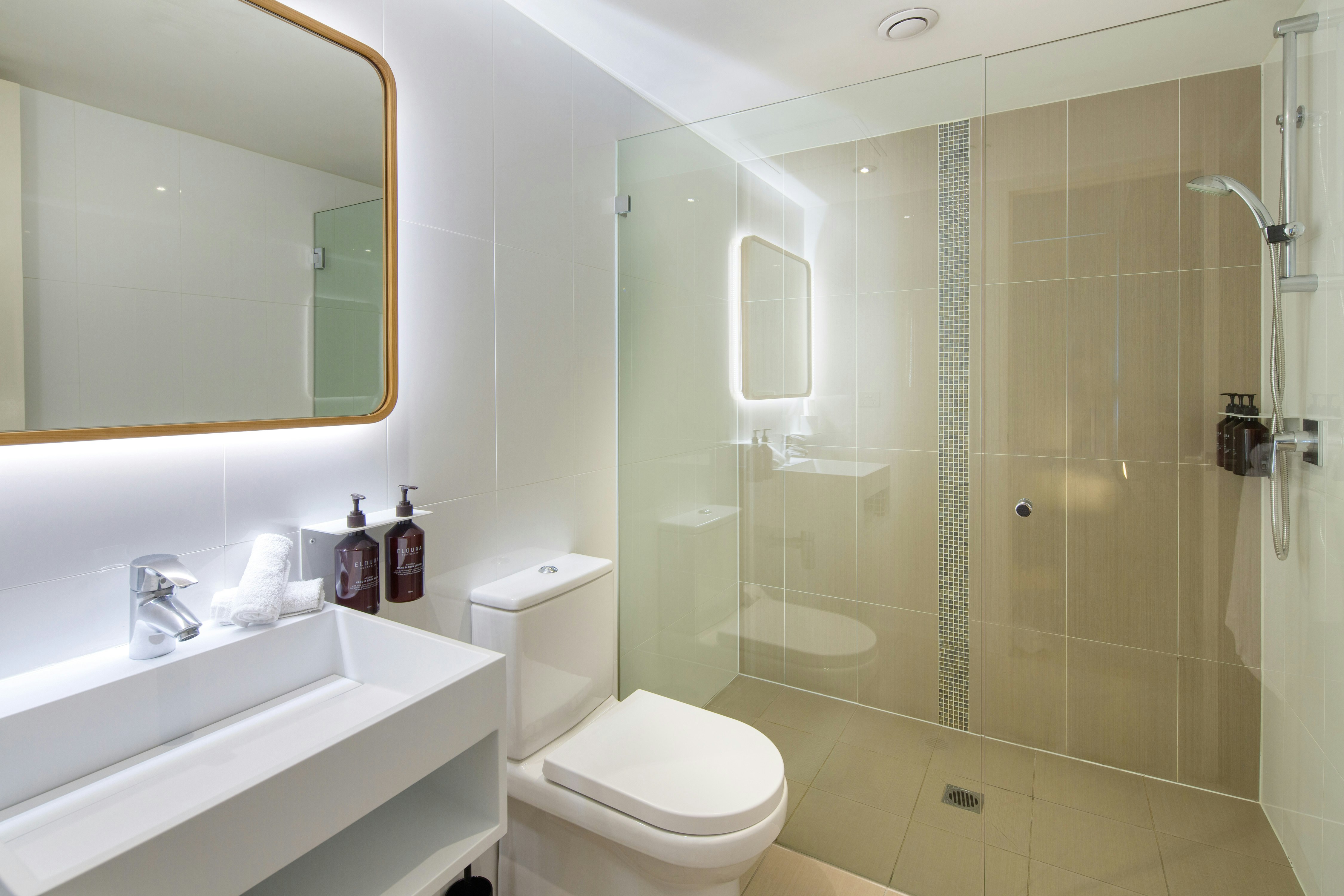 Zara Tower Serviced Apartments 76/78
