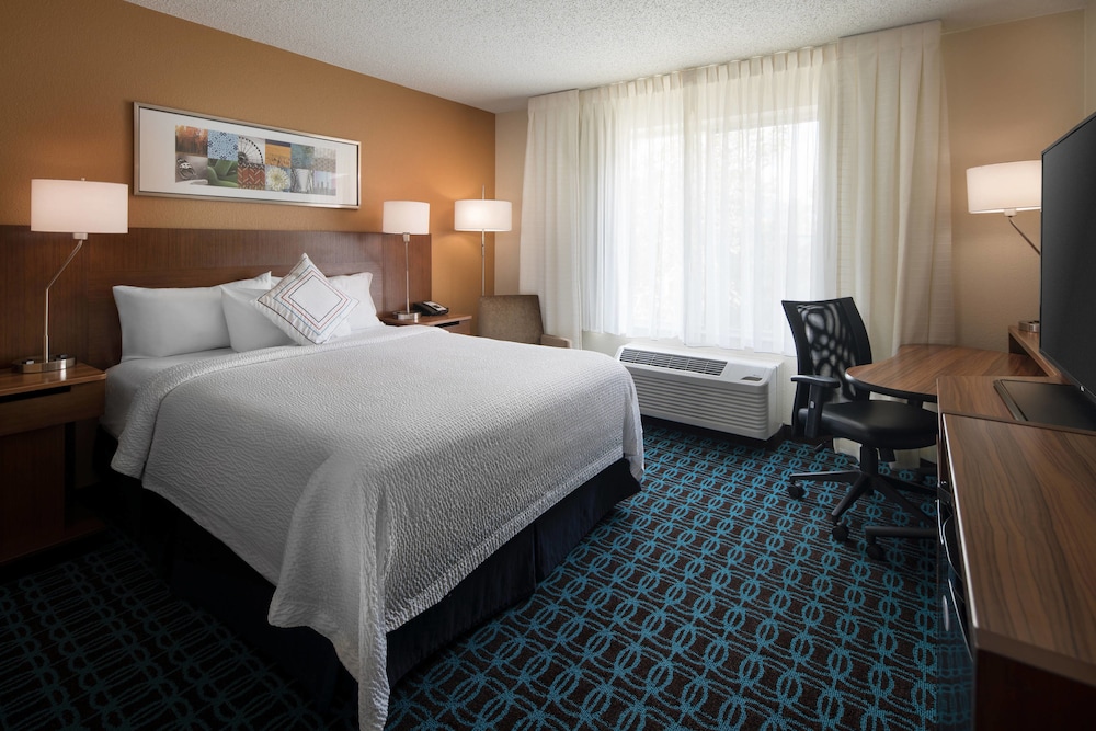 Fairfield Inn Suites By Marriott Fort Collins Loveland 7/38