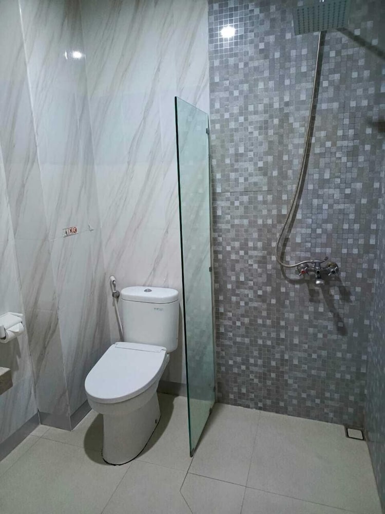 Alzara Hotel Syariah 35/38