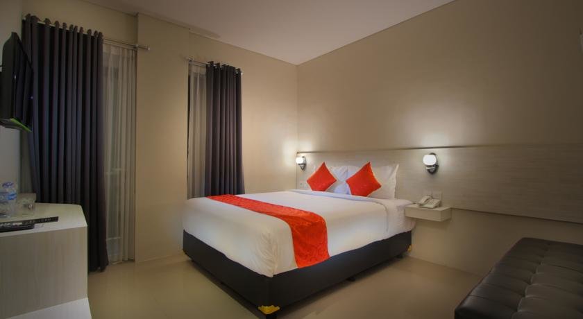 Deluxe, Double or Twin Bed