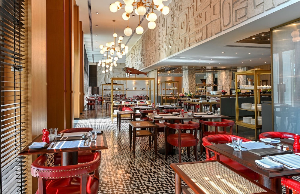 Grand Hyatt Gurgaon 32/48