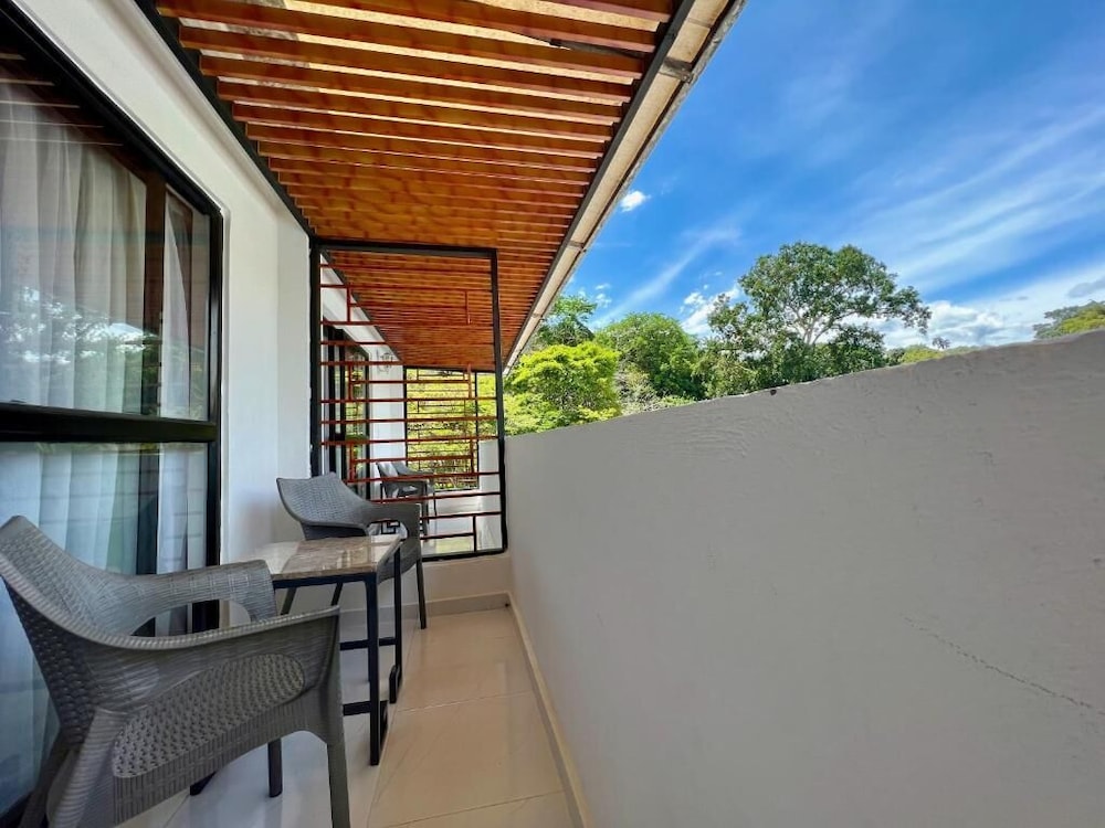 Villeta Resort Hotel 43/47