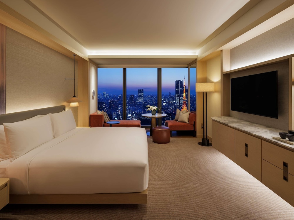 FAIRMONT, KING BED, TOKYO TOWER VIEW