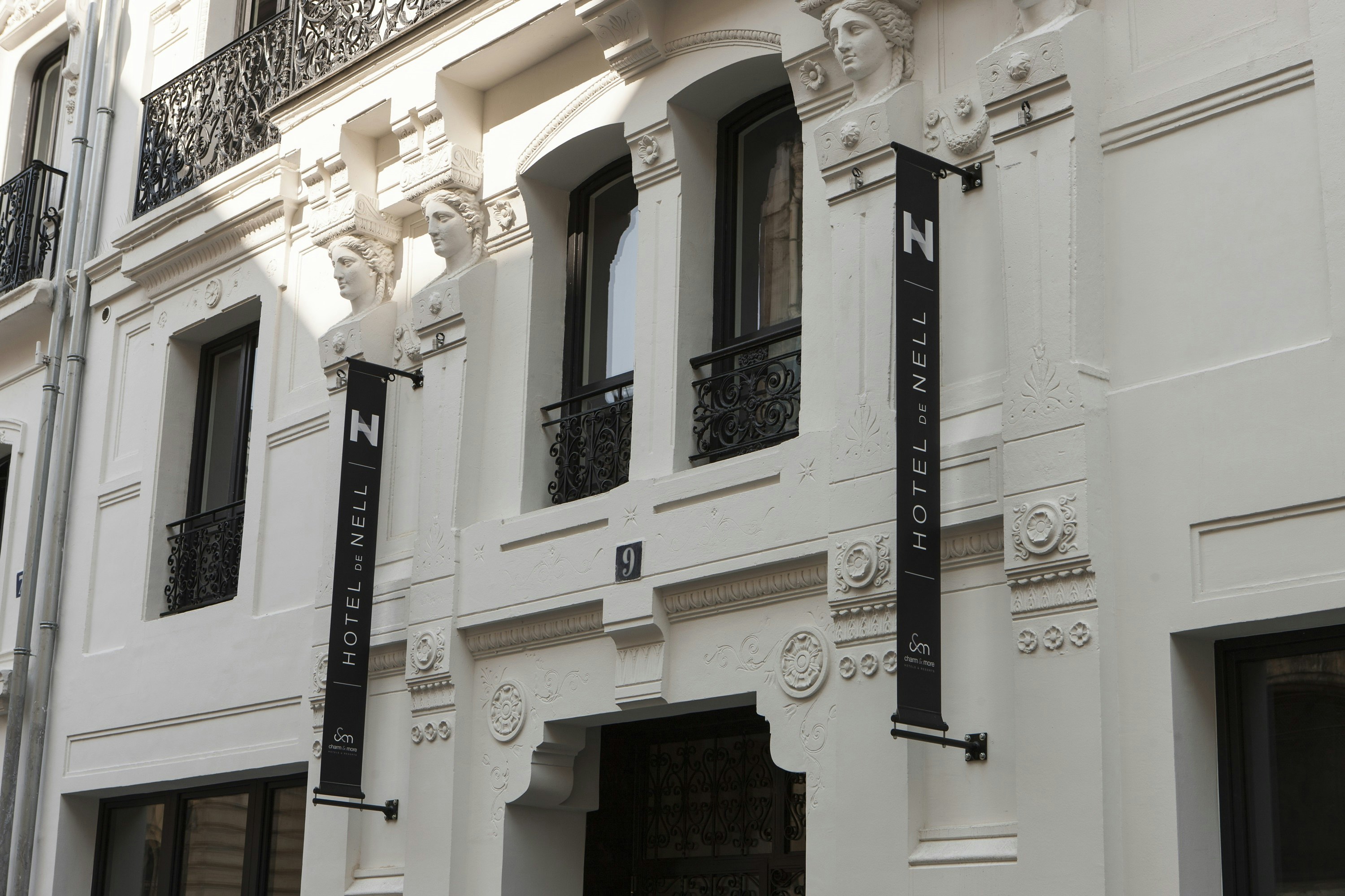 HOTEL DE NELL 2/52