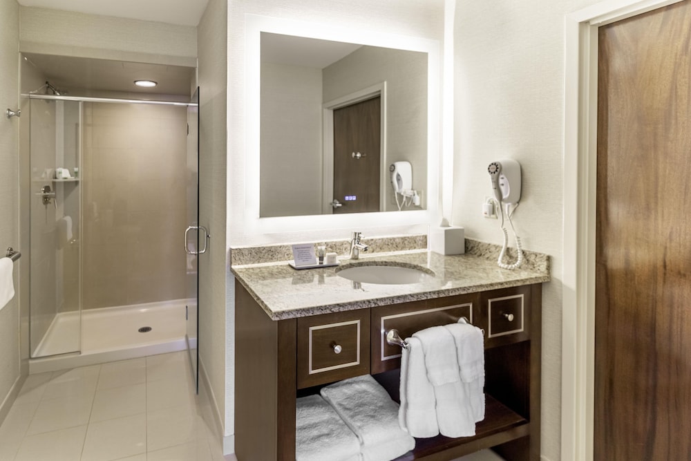 New Haven Hotel 47/49