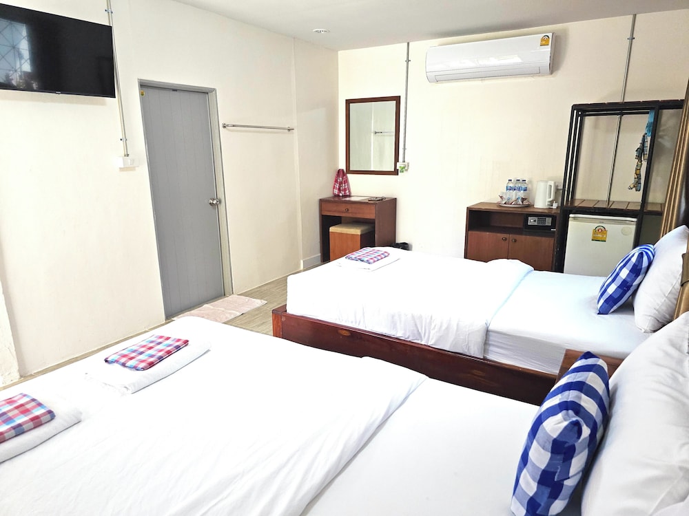 ROOM, TRIPLE