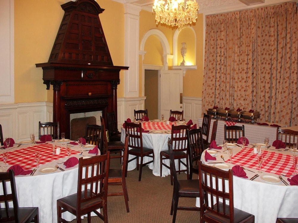 Durban Manor Hotel and Conference Centre 22/28