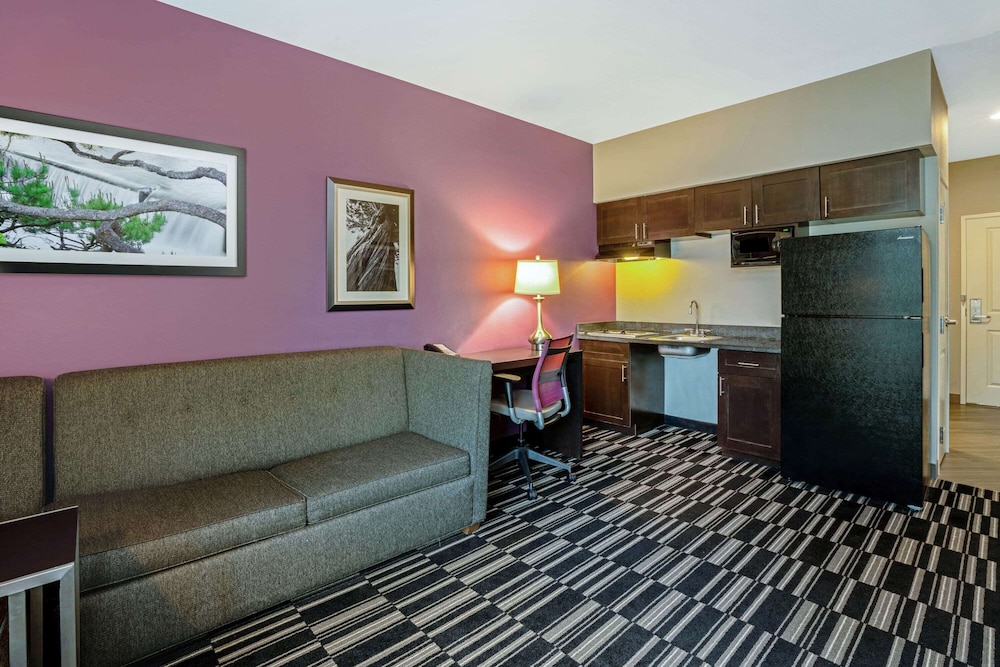 La Quinta Inn & Suites by Wyndham Tumwater - Olympia 34/64