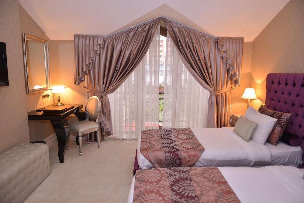 The Lake Palace Hotel Baku 22/50
