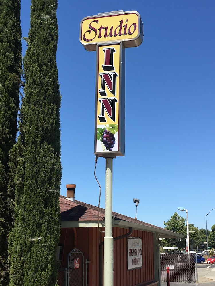 Studio Inn Livermore 17/21