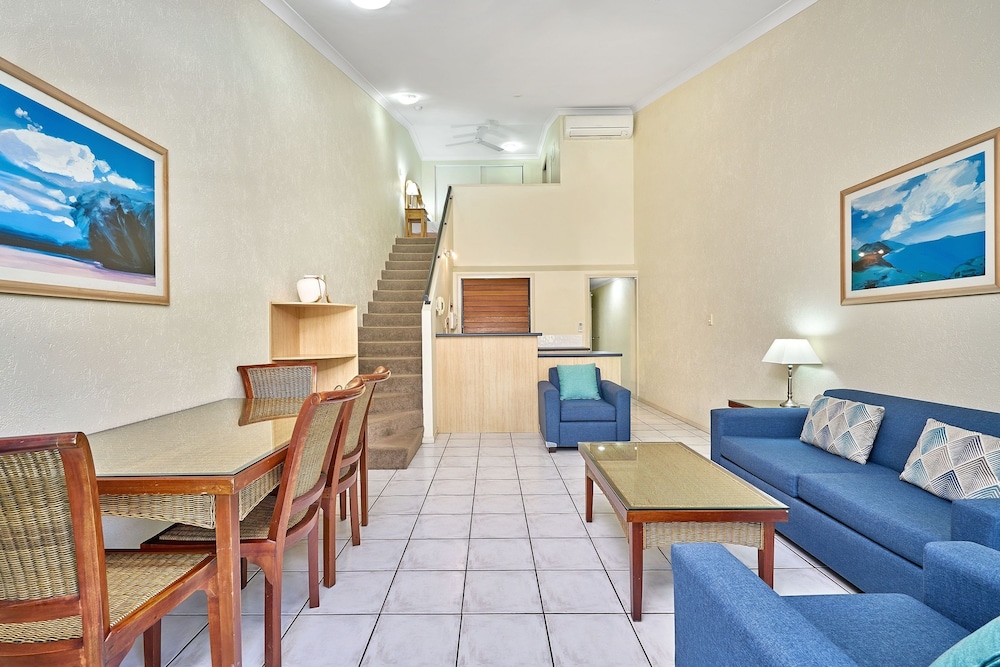 Trinity Beach Club Holiday Apartments 18/27