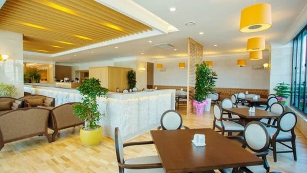 Fontana Beach Hotel 48/61