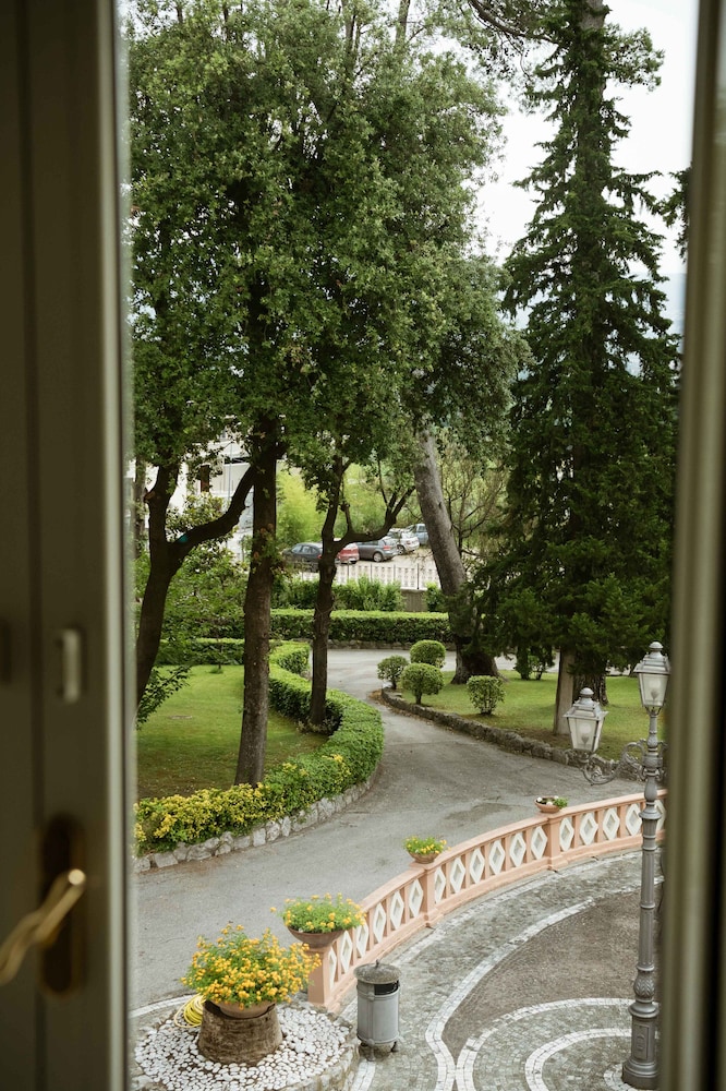 Grand Hotel Telese 44/49