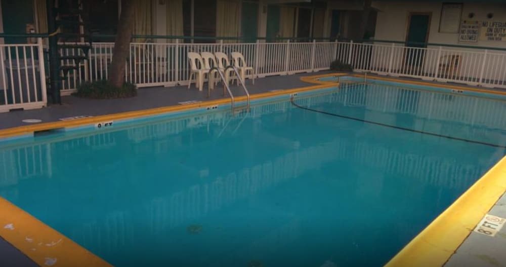 Wayfarer Motel 11/18