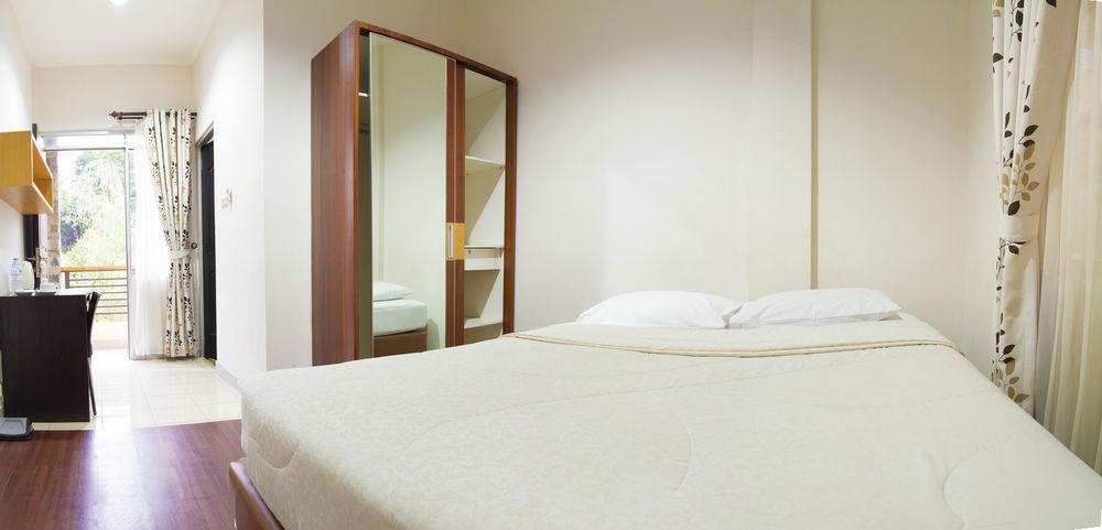 Lotus Hotel 16/27