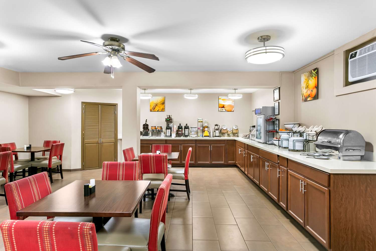 restaurant cafeteria