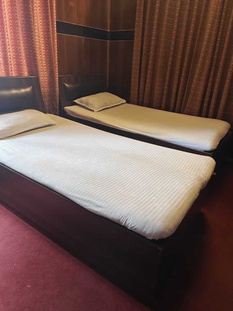 MIXED DORM, ECONOMY, 3 BEDS