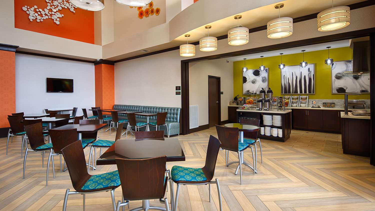 Best Western Premier Ashton Suites Willowbrook 8/9