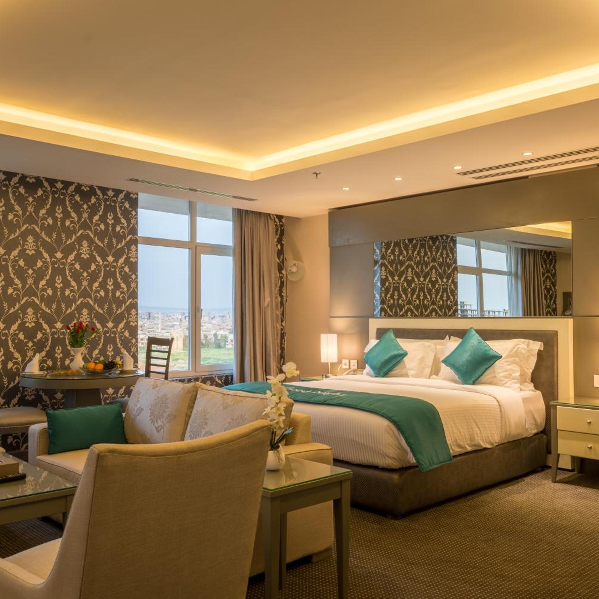 LA ROCHE HOTEL 17/53