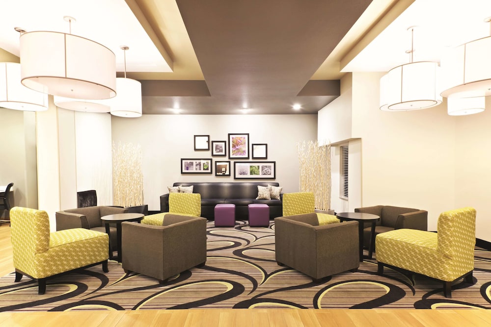 La Quinta Inn and Suites by Wyndham Billings 33/44