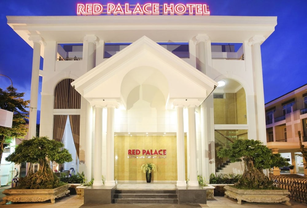 Red Palace Hotel 3/18