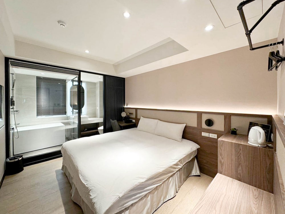 Royal Rose Hotel Zhongshan 24/44
