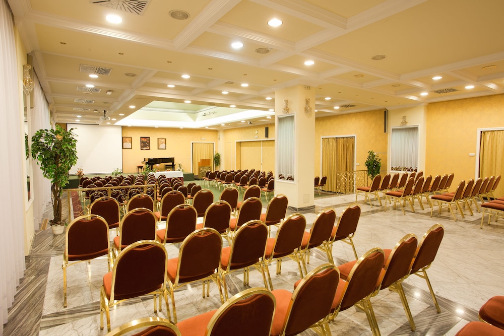 Pannonia Hotel 41/50