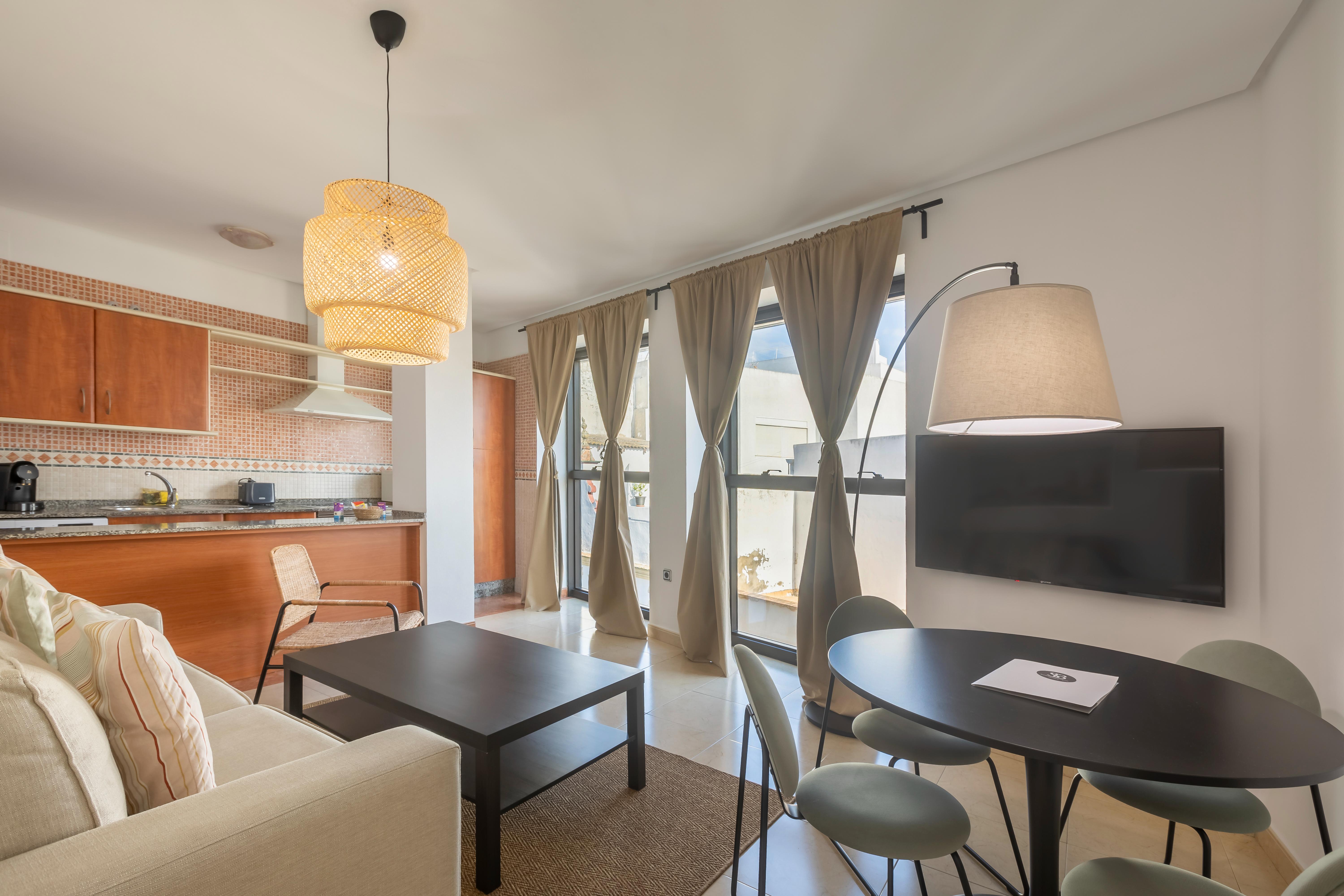 Apt Blueseas Bahia Marina 40/58