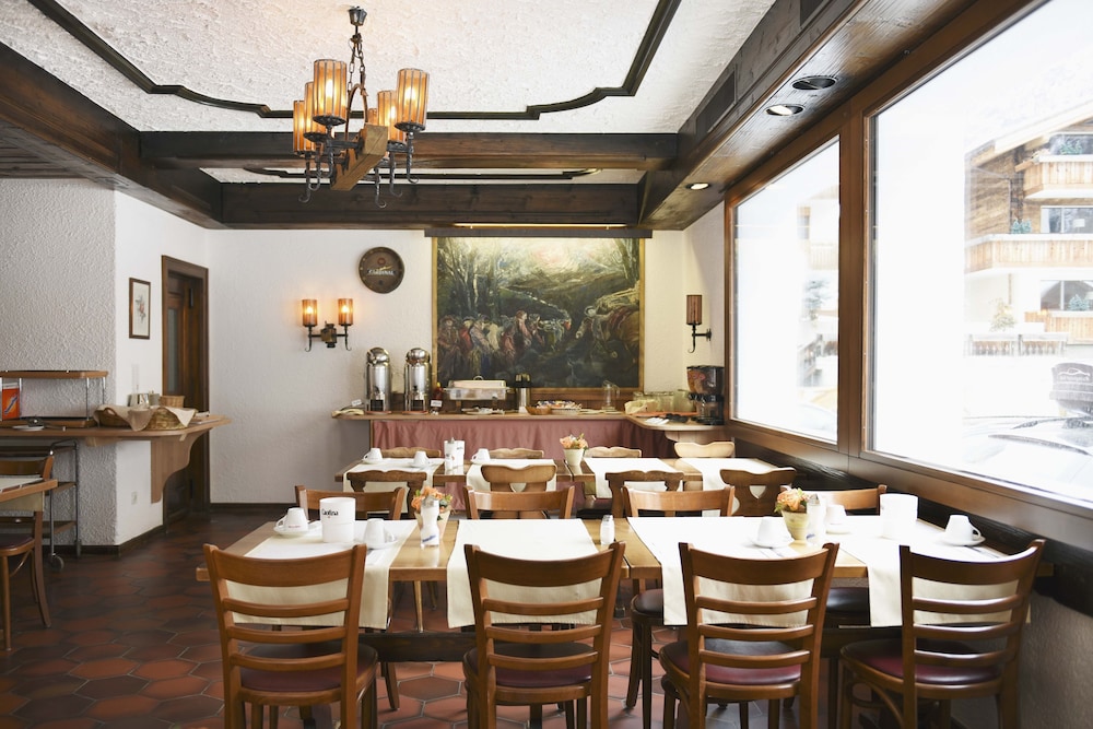 Matterhorn Inn 50/57