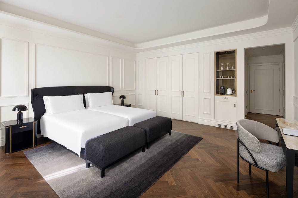 Premium, Twin Beds, City Side, Balcony