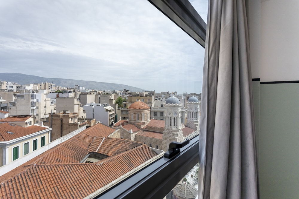 The Pinnacle Athens 2/50