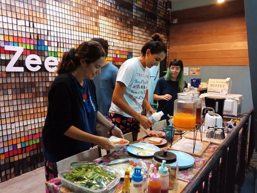 Zee Thai Hostel (Thaitone Hostel) 53/69