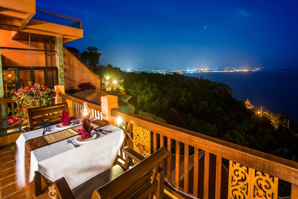 SAMUI BAYVIEW RESORT & SPA 40/66