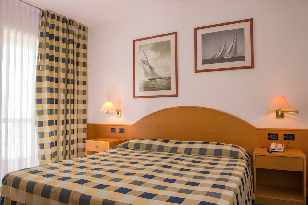 PIZZOMUNNO VIESTE PALACE HOTEL 24/77