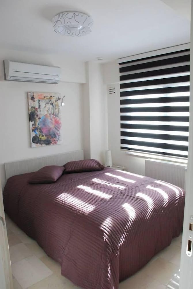 2 BEDROOMS, CLASSIC