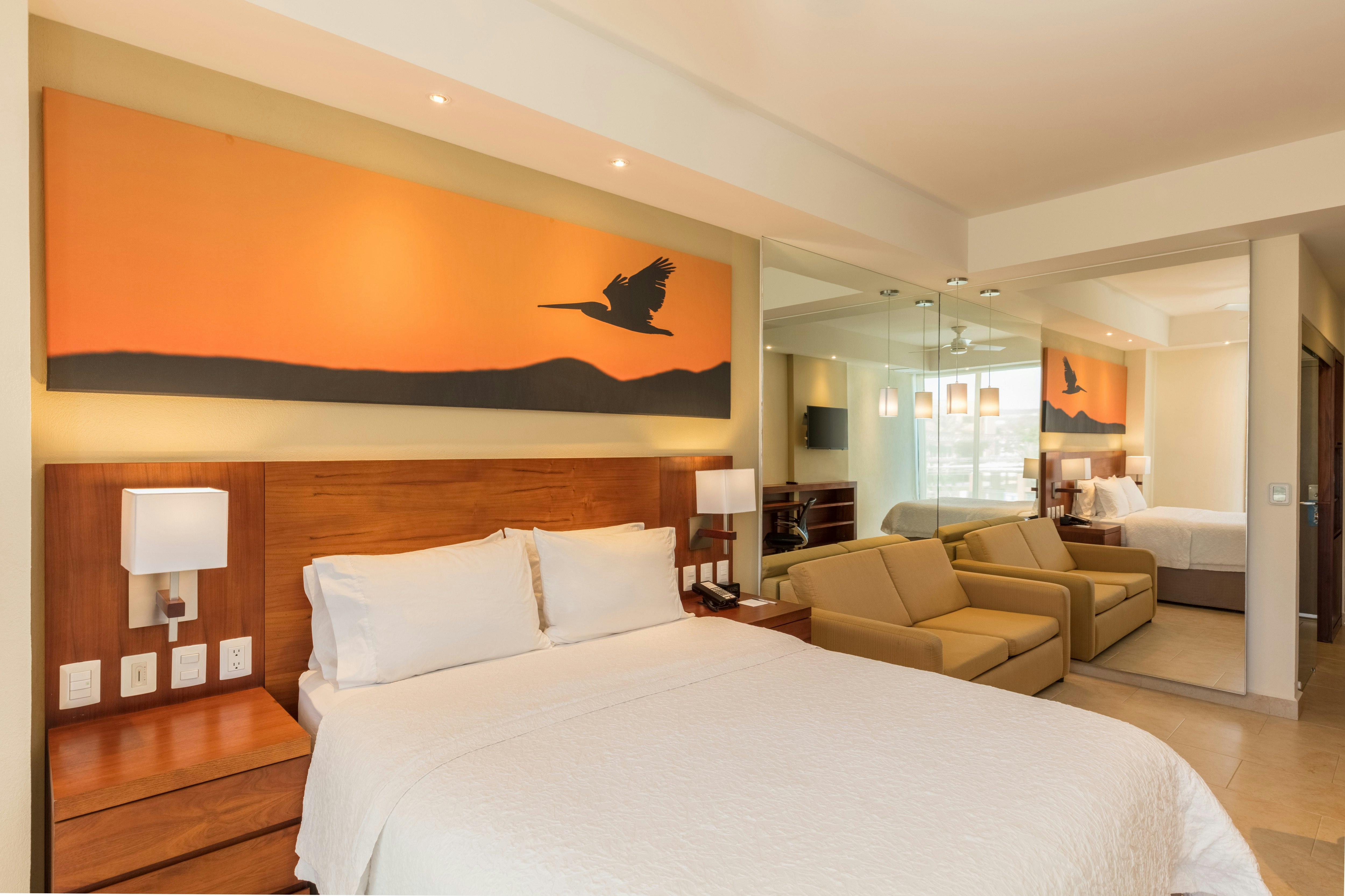ROOM, QUEEN BED, SOFA