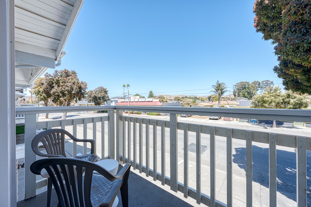 Harbor House Inn 3/50