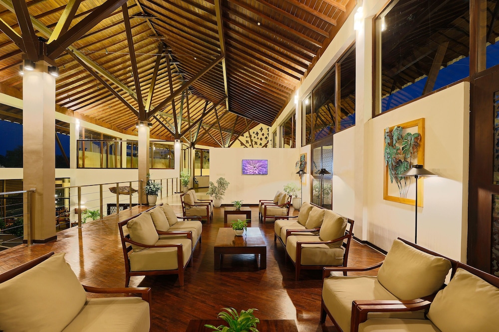 The Calm Resort and Spa 32/50