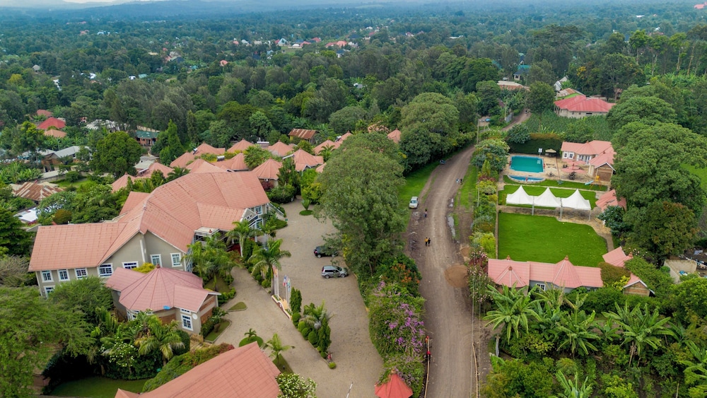 Masailand Safari Lodge 40/50