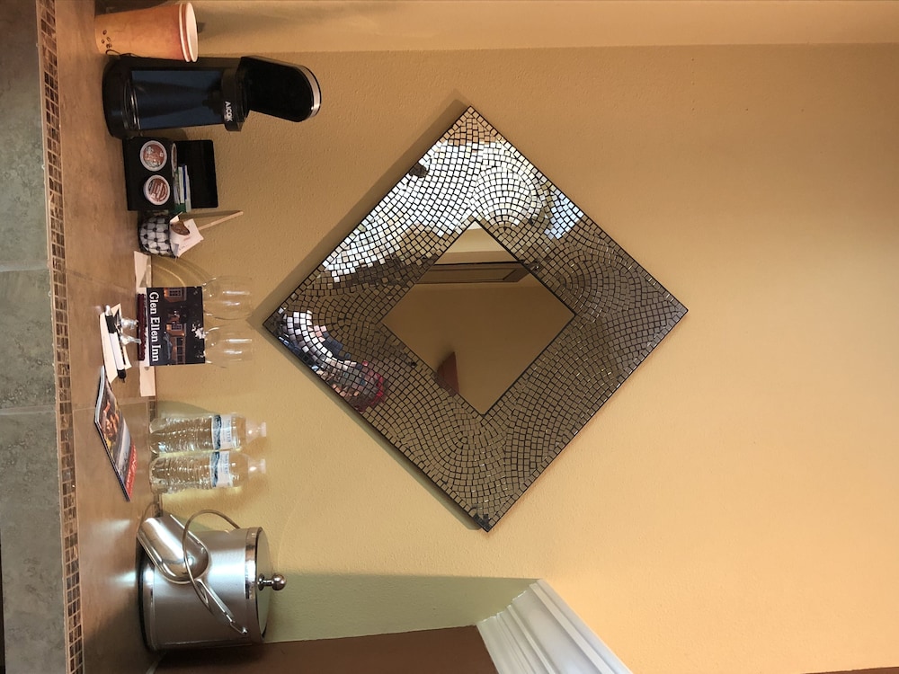 Glen Ellen Inn 25/62