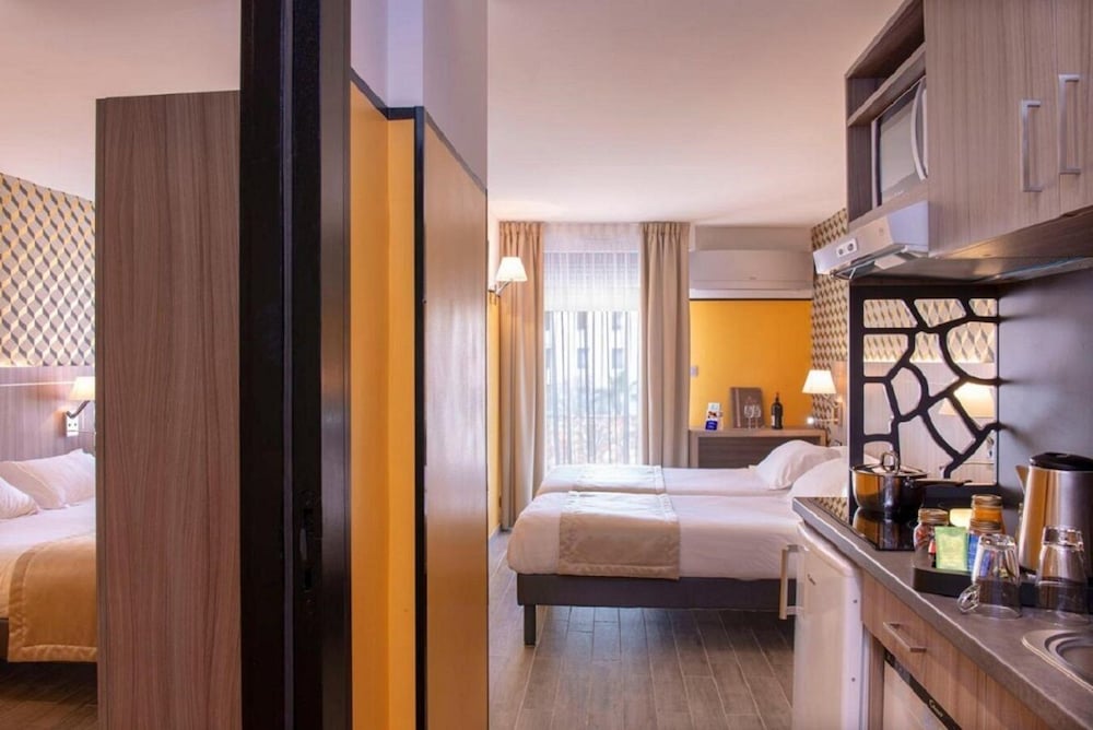 Unique Hotel & Residence 44/44