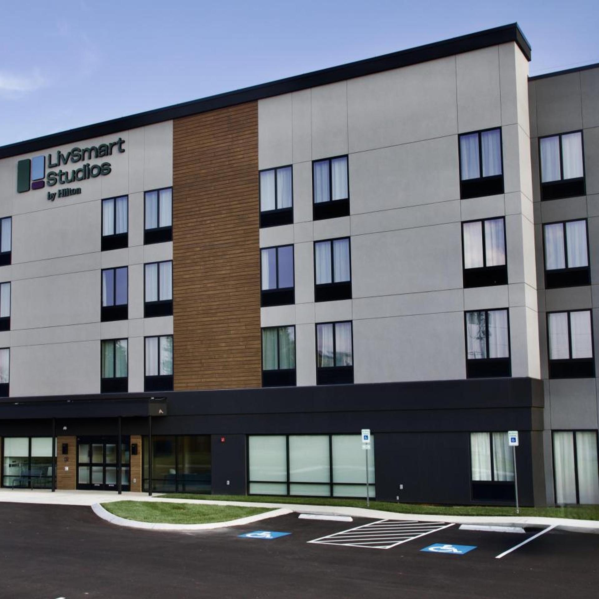 LivSmart Studios by Hilton Clarksville 33/36