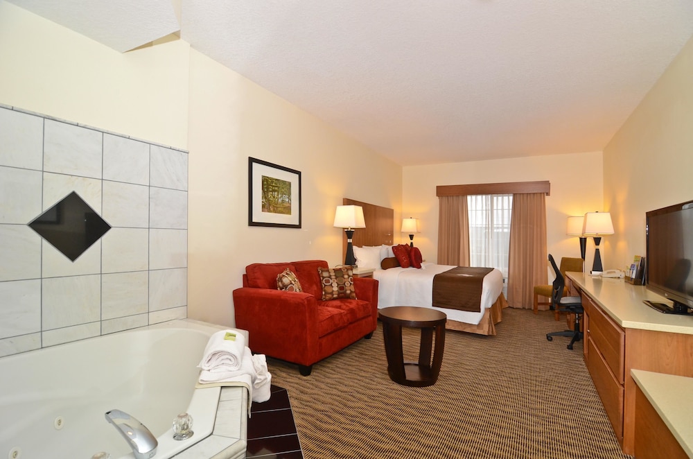 Best Western Plus Park Place Inn & Suites 43/76