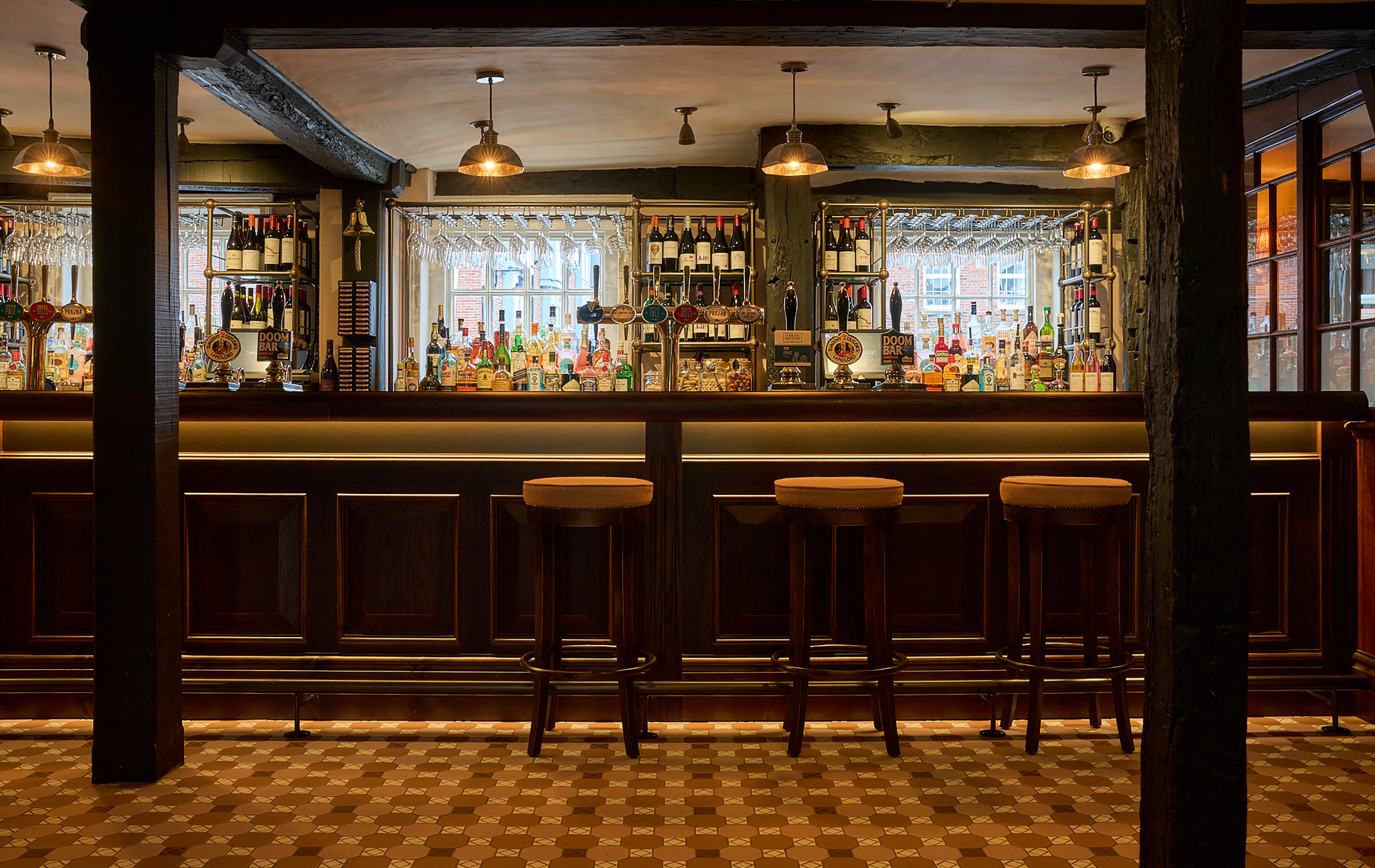 White Horse Hotel 34/46
