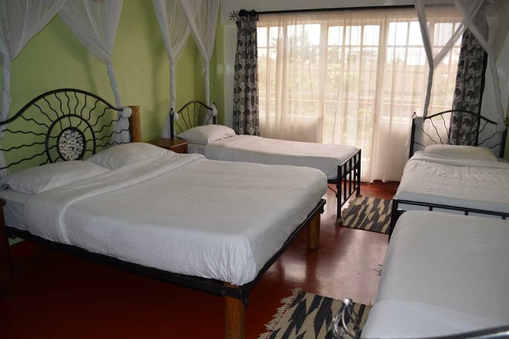 Khweza Bed & Breakfast 12/43